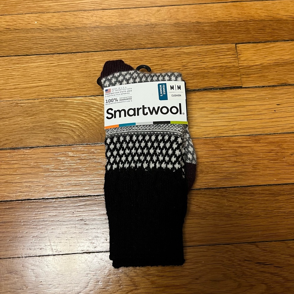 NWT Smartwool Women’s Popcorn Cable Socks, Black, M